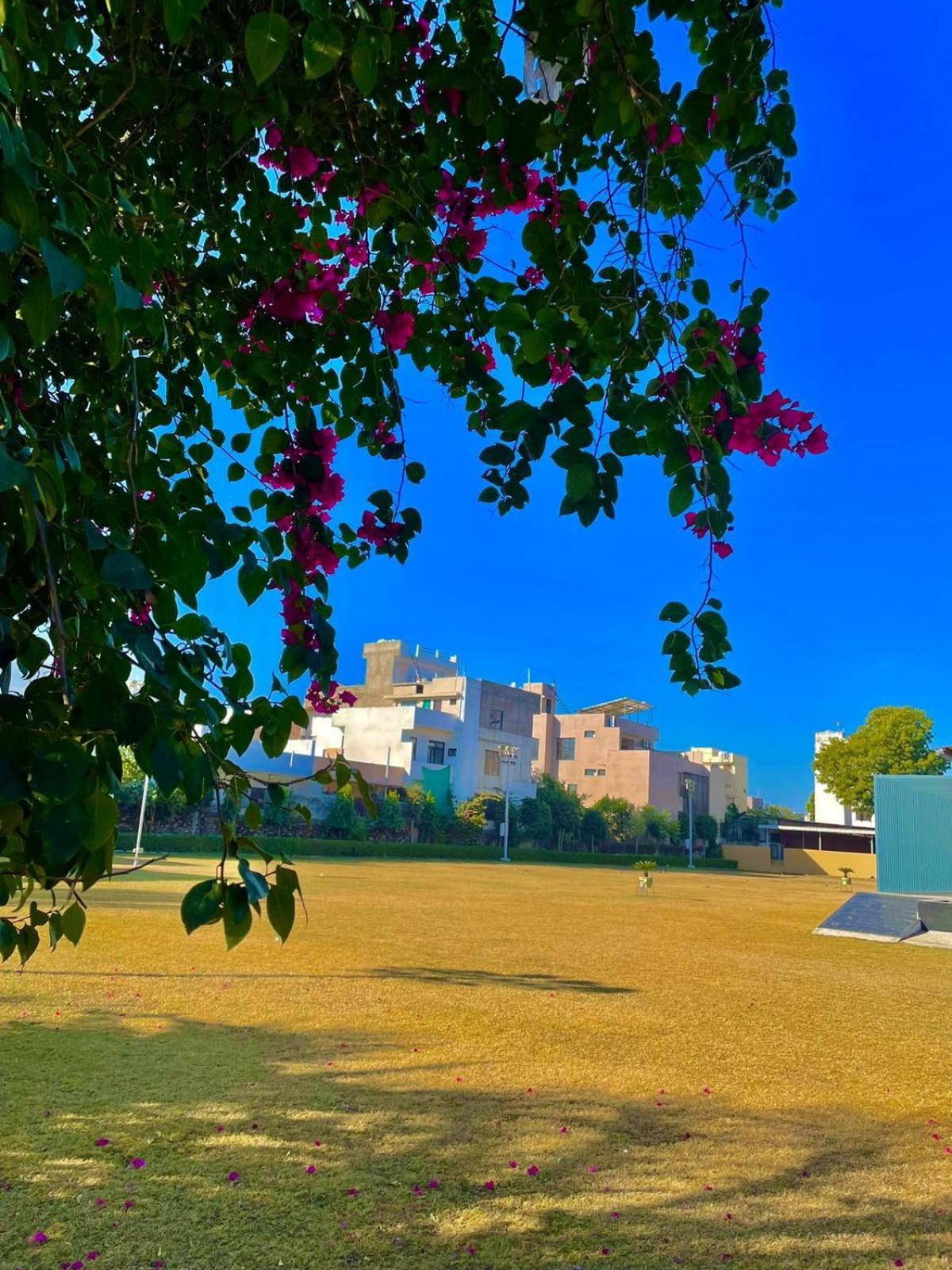 Vrindavan Greens Resort Udajpur Exteriér fotografie